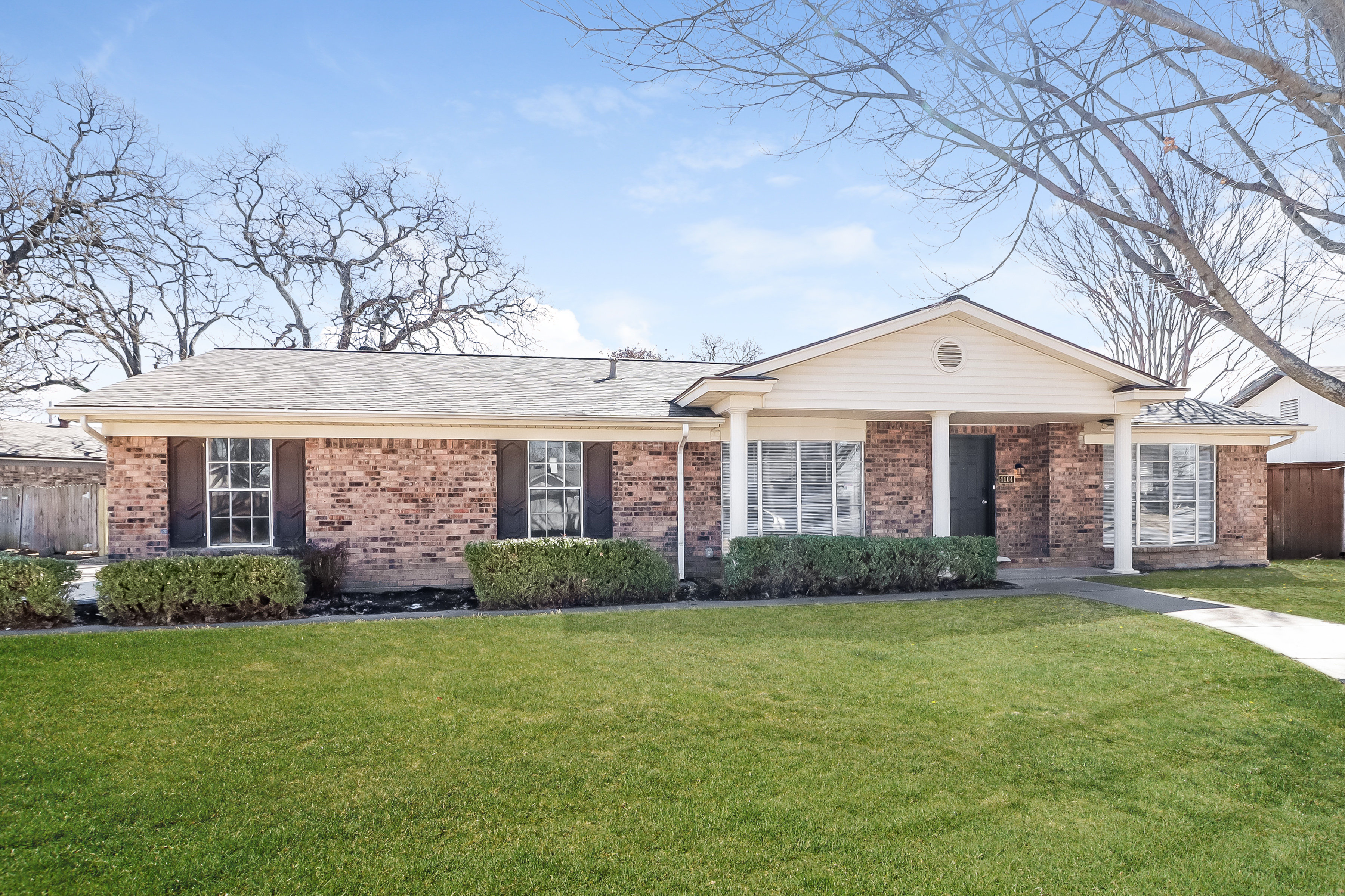 4104 FIRETHORN DR ARLINGTON, TX 76017